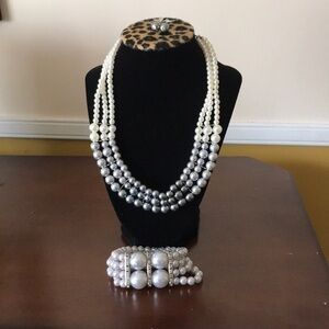 Three piece set! Necklace, earrings and bracelet!